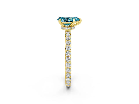 Yellow gold Pear Cut Blue Topaz Solitaire Engagement Ring with Pavé Band and Four-Prong Setting_2