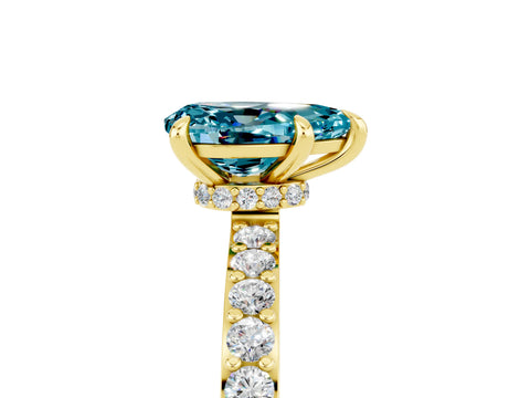 Yellow gold Pear Cut Blue Topaz Solitaire Engagement Ring with Pavé Band and Four-Prong Setting_5