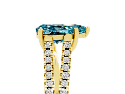Yellow gold Pear Cut Blue Topaz Solitaire Engagement Ring with Split Shank Pavé Band_5