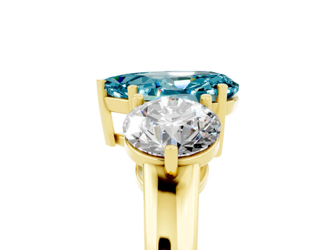 Yellow gold Pear Cut Blue Topaz Three-Stone Ring with Prong Setting and Classic Band_5