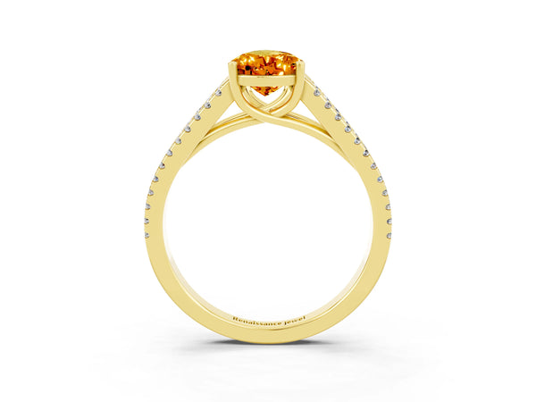 Yellow gold Pear Cut Citrine Solitaire Engagement Ring with Split Shank Pavé Band