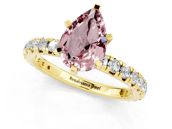 Yellow gold Pear Cut Cut Diamond Pavé Band with Four-Prong Setting