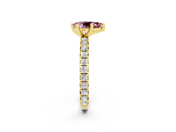 Yellow gold Pear Cut Cut Diamond Pavé Band with Four-Prong Setting