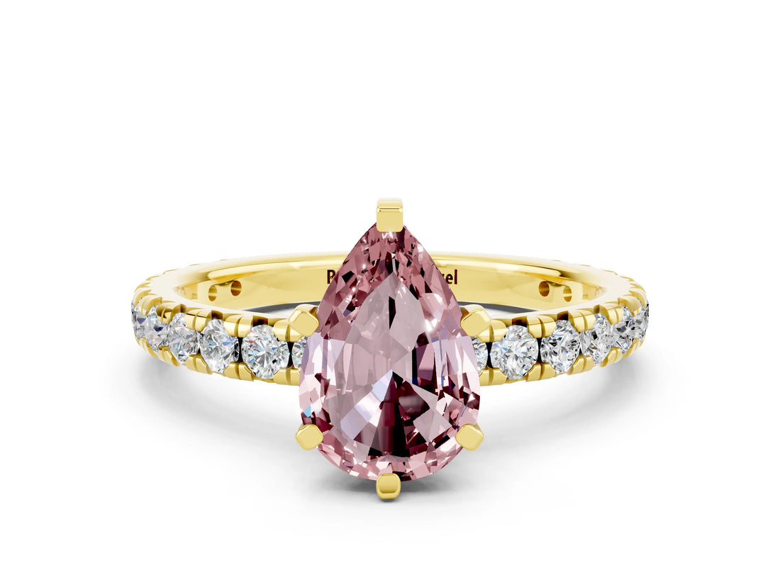 Yellow gold Pear Cut Cut Diamond Pavé Band with Four-Prong Setting