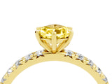 Yellow gold Pear Cut Cut Diamond Pavé Band with Four-Prong Setting_4