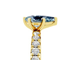 Yellow gold Pear Cut Cut Diamond Pavé Band with Four-Prong Setting_5