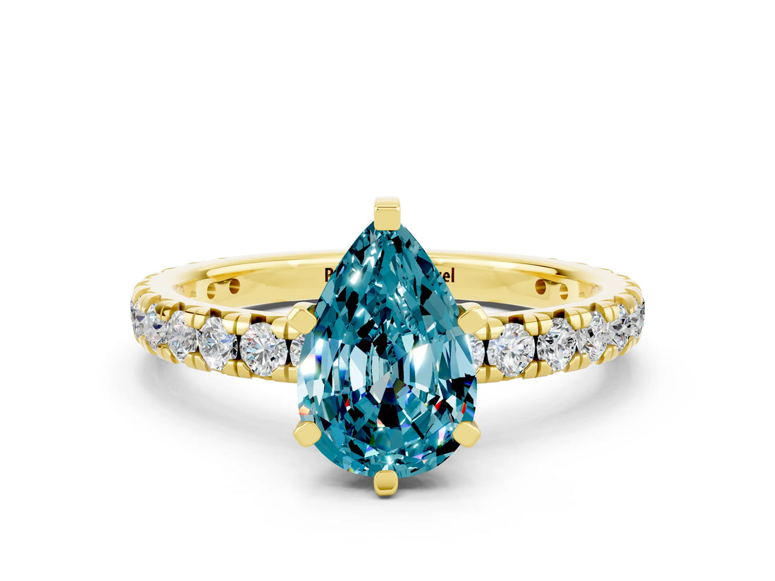 Yellow gold Pear Cut Cut Diamond Pavé Band with Four-Prong Setting