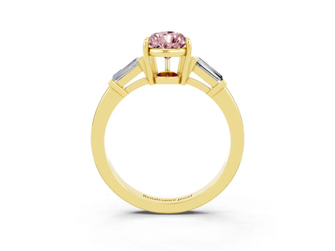 Yellow gold Pear Cut Cut Diamond Ring with Tapered Baguette Side Stones in Four-Prong Setting_3