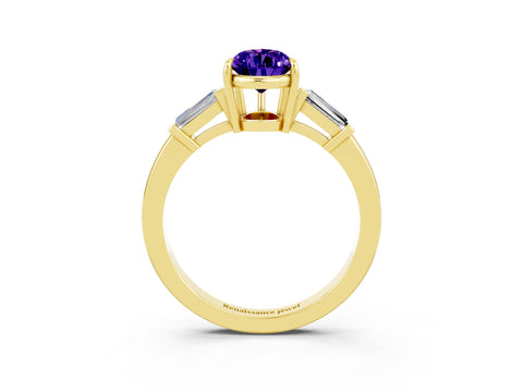 Yellow gold Pear Cut Cut Diamond Ring with Tapered Baguette Side Stones in Four-Prong Setting_3