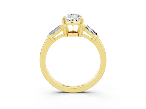 Yellow gold Pear Cut Cut Diamond Ring with Tapered Baguette Side Stones in Four-Prong Setting_3