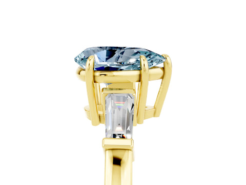 Yellow gold Pear Cut Cut Diamond Ring with Tapered Baguette Side Stones in Four-Prong Setting_5