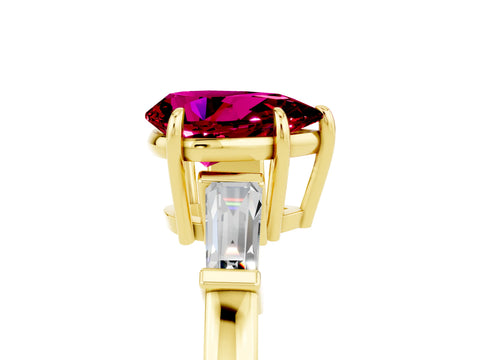 Yellow gold Pear Cut Cut Diamond Ring with Tapered Baguette Side Stones in Four-Prong Setting_5