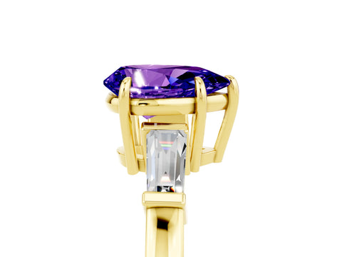 Yellow gold Pear Cut Cut Diamond Ring with Tapered Baguette Side Stones in Four-Prong Setting_5
