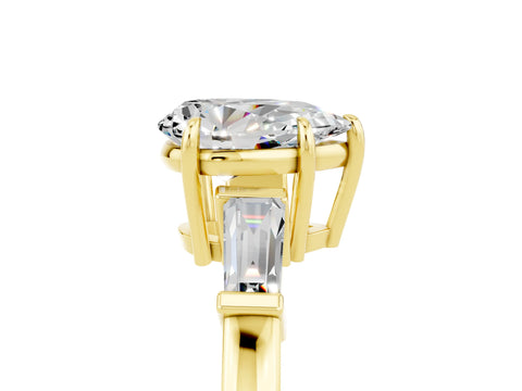 Yellow gold Pear Cut Cut Diamond Ring with Tapered Baguette Side Stones in Four-Prong Setting_5