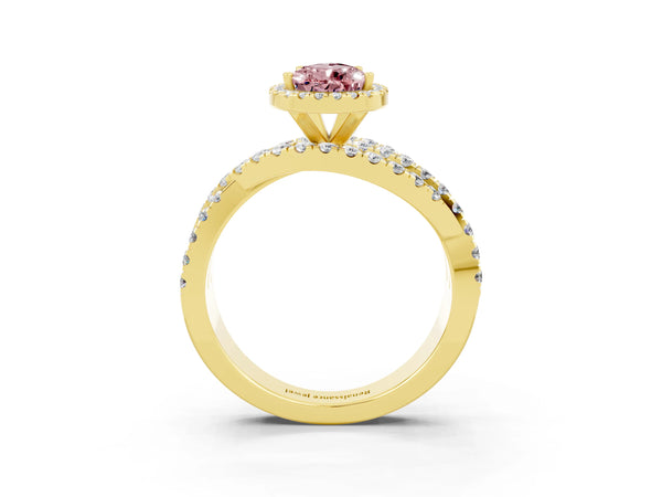 Yellow gold Pear Cut Cut Halo Split Shank Prong Setting Ring