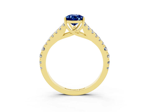 Yellow gold Pear Cut Cut Split Shank Pave Diamond Engagement Ring with Four-Prong Setting_3