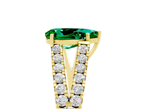 Yellow gold Pear Cut Cut Split Shank Pave Diamond Engagement Ring with Four-Prong Setting_5