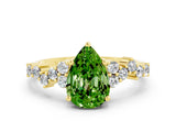 Yellow gold Pear Cut Diamond Cluster Pavé Band with Four-Prong Setting