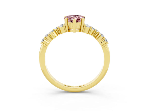 Yellow gold Pear Cut Diamond Cluster Pavé Band with Four-Prong Setting