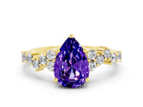 Yellow gold Pear Cut Diamond Cluster Pavé Band with Four-Prong Setting