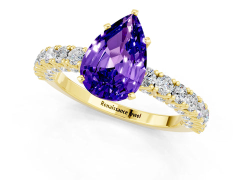 Yellow gold Pear Cut Diamond Pavé Band Solitaire Ring with Prong Setting_1