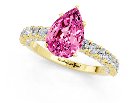 Yellow gold Pear Cut Diamond Pavé Band Solitaire Ring with Prong Setting_1