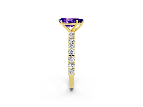Yellow gold Pear Cut Diamond Pavé Band Solitaire Ring with Prong Setting