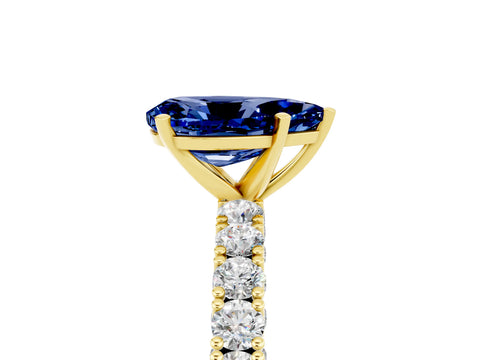 Yellow gold Pear Cut Diamond Pavé Band Solitaire Ring with Prong Setting_5