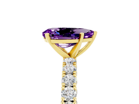 Yellow gold Pear Cut Diamond Pavé Band Solitaire Ring with Prong Setting_5