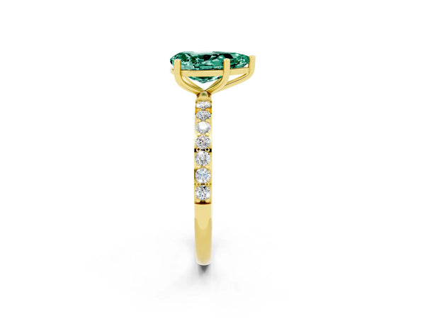 Yellow gold Pear Cut Green Sapphire Solitaire Ring with Round Pavé Shoulders and Prong Setting