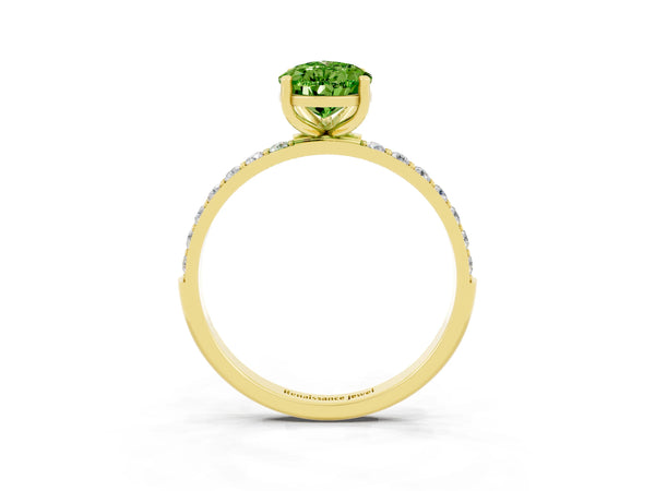 Yellow gold Pear Cut Diamond Pavé Band with Six-Prong Setting