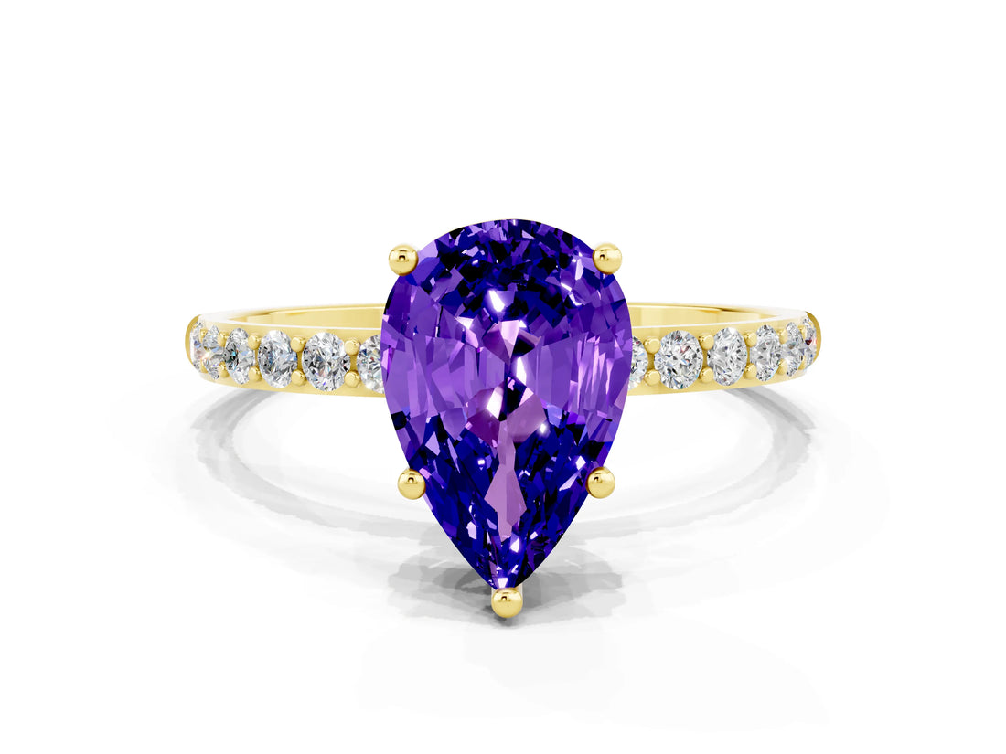 Yellow gold Pear Cut Diamond Pavé Band with Six-Prong Setting