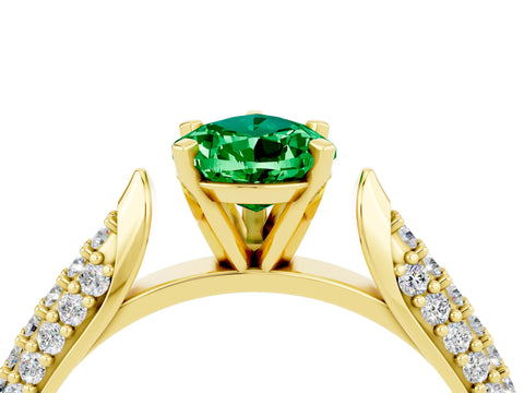 Yellow gold Pear Cut Diamond Solitaire Engagement Ring with Pavé Band and Four-Prong Setting_4