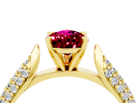Yellow gold Pear Cut Diamond Solitaire Engagement Ring with Pavé Band and Four-Prong Setting_4