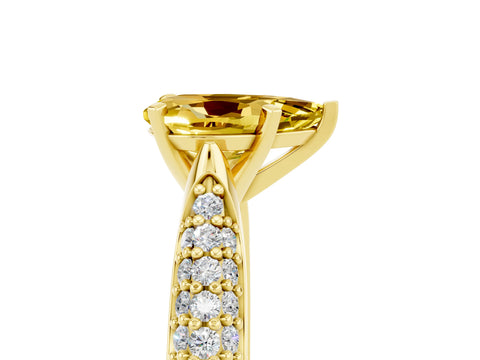 Yellow gold Pear Cut Diamond Solitaire Engagement Ring with Pavé Band and Four-Prong Setting_5