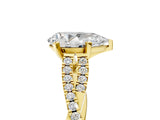 Yellow gold Pear Cut Diamond Solitaire Engagement Ring with Twisted Pavé Band and Four-Prong Setting_55