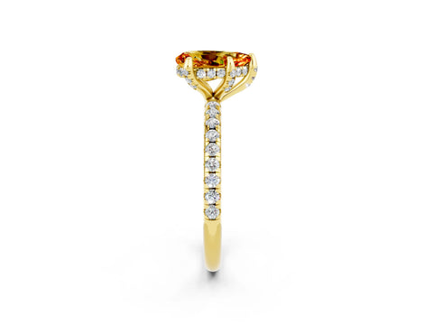 Yellow gold Pear Cut Diamond Solitaire Ring with Four-Prong Setting and Pavé Band_2
