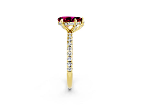 Yellow gold Pear Cut Diamond Solitaire Ring with Four-Prong Setting and Pavé Band_2