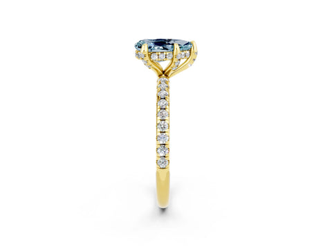 Yellow gold Pear Cut Diamond Solitaire Ring with Four-Prong Setting and Pavé Band_2
