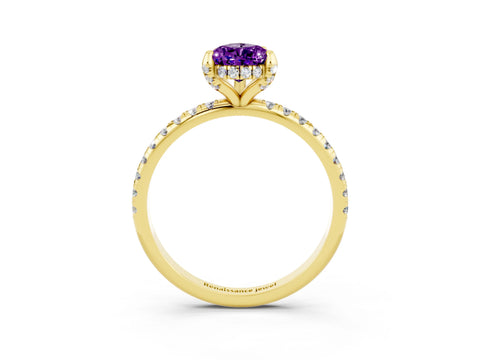 Yellow gold Pear Cut Diamond Solitaire Ring with Four-Prong Setting and Pavé Band_3