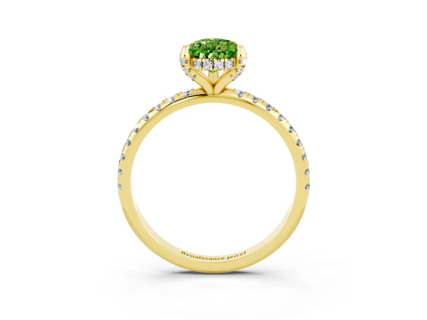 Yellow gold Pear Cut Diamond Solitaire Ring with Four-Prong Setting and Pavé Band_3
