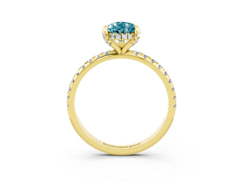 Yellow gold Pear Cut Diamond Solitaire Ring with Four-Prong Setting and Pavé Band_3