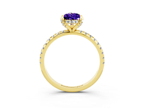 Yellow gold Pear Cut Diamond Solitaire Ring with Four-Prong Setting and Pavé Band_3