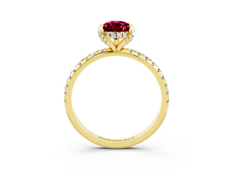 Yellow gold Pear Cut Diamond Solitaire Ring with Four-Prong Setting and Pavé Band_3