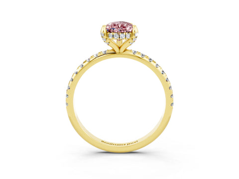 Yellow gold Pear Cut Diamond Solitaire Ring with Four-Prong Setting and Pavé Band_3