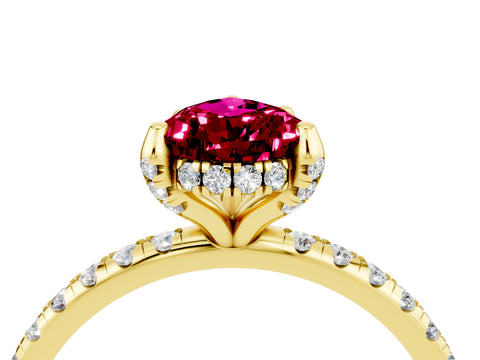 Yellow gold Pear Cut Diamond Solitaire Ring with Four-Prong Setting and Pavé Band_4