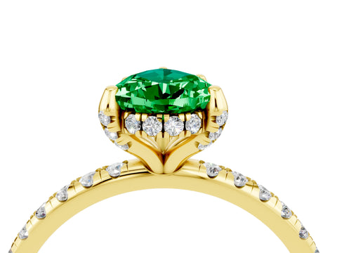 Yellow gold Pear Cut Diamond Solitaire Ring with Four-Prong Setting and Pavé Band_4