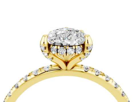 Yellow gold Pear Cut Diamond Solitaire Ring with Four-Prong Setting and Pavé Band_4