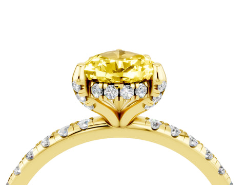Yellow gold Pear Cut Diamond Solitaire Ring with Four-Prong Setting and Pavé Band_4