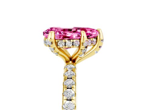 Yellow gold Pear Cut Diamond Solitaire Ring with Four-Prong Setting and Pavé Band_5